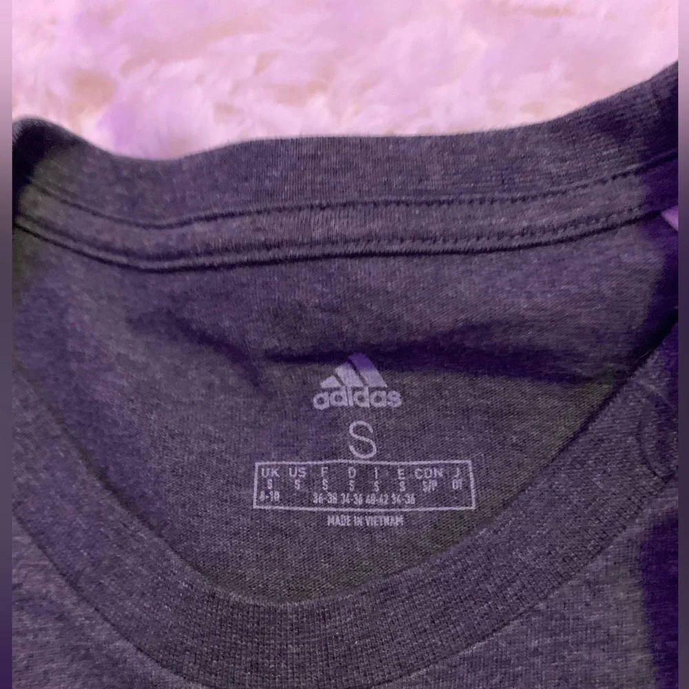 Grey Adidas shirt - Picture 3 of 4